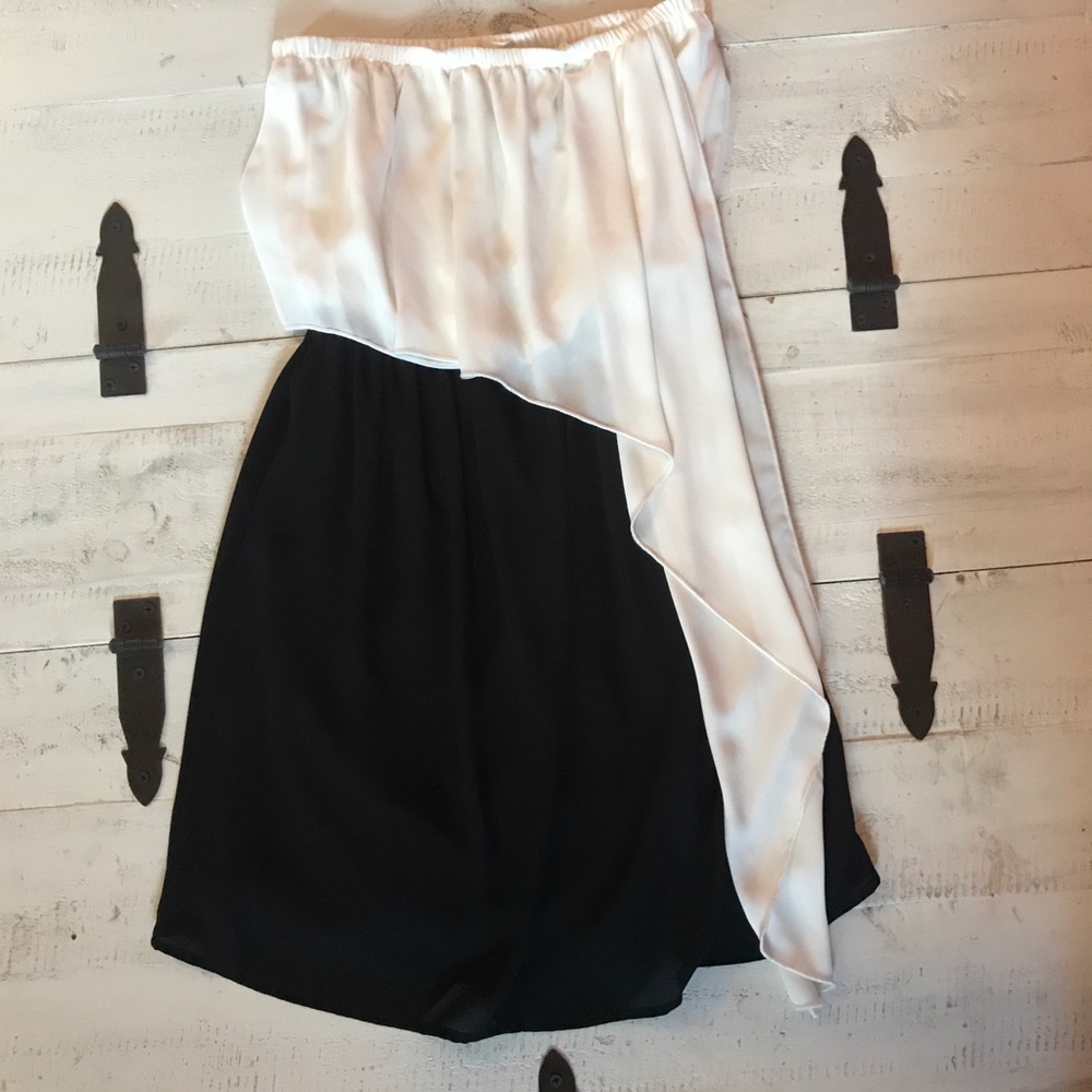 Everly Black and white dress